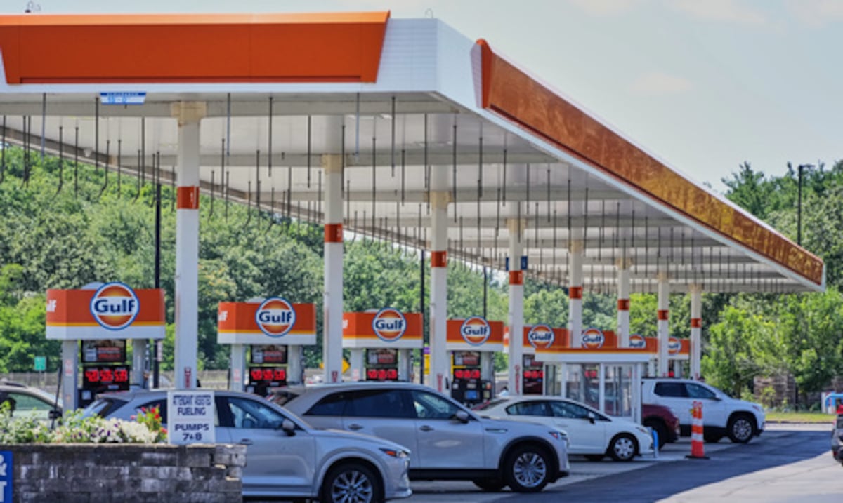 La guerra en Irán dispara el petróleo y amenaza con elevar el costo de vida en Estados Unidos