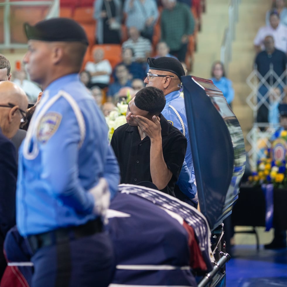 El policía Eddie Santiago Renta fue ascendido póstumamente de agente al rango de coronel.