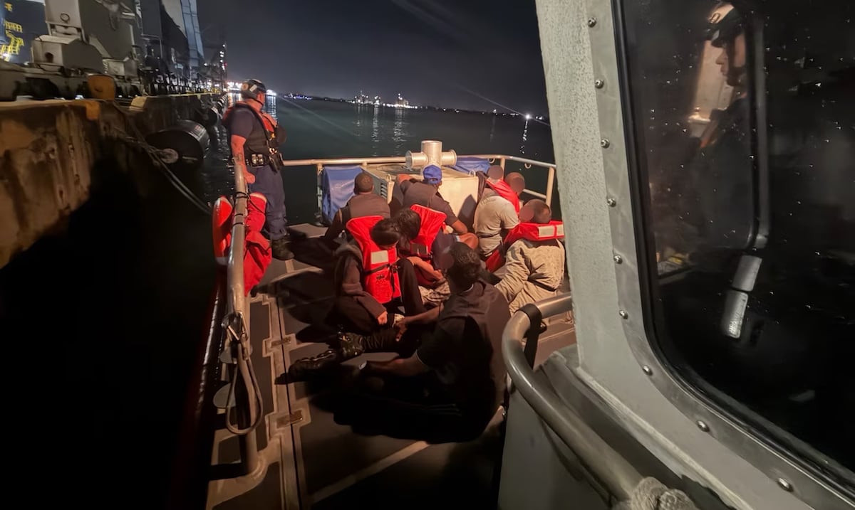 Guardia Costera detiene a ocho polizones en el puerto de San Juan