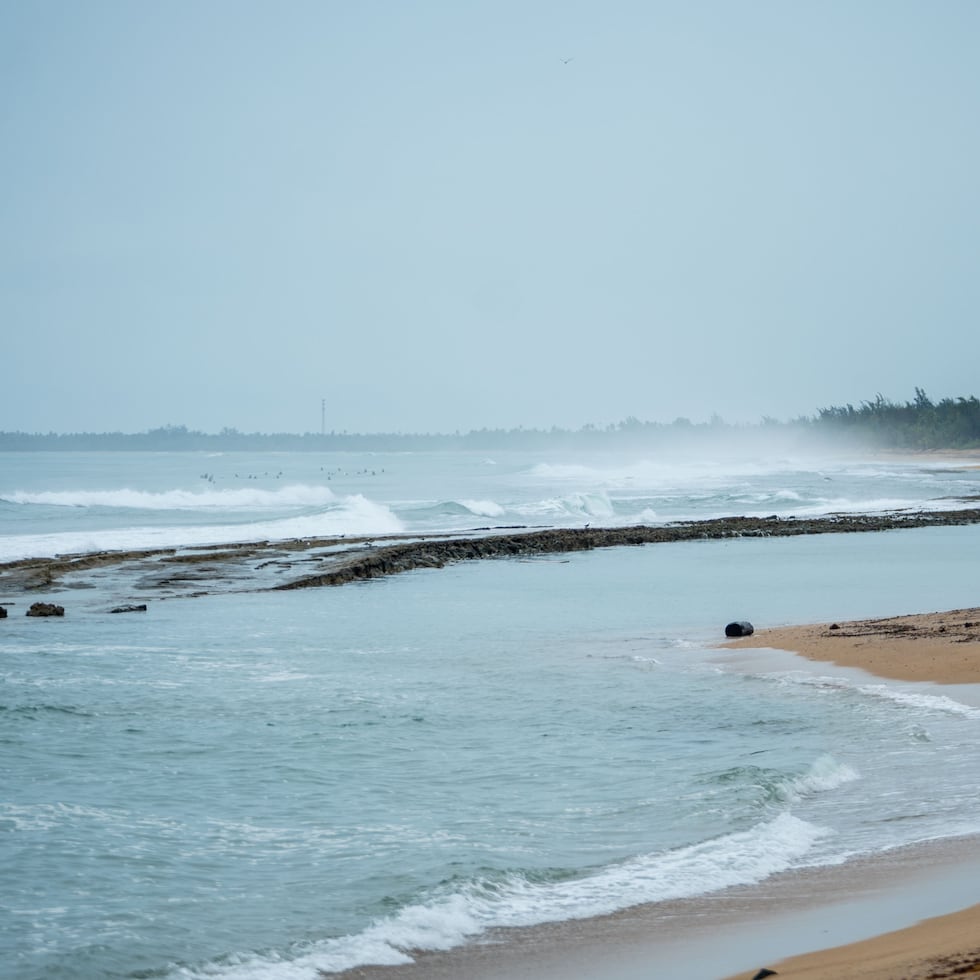 A warning for small vessels prevails.