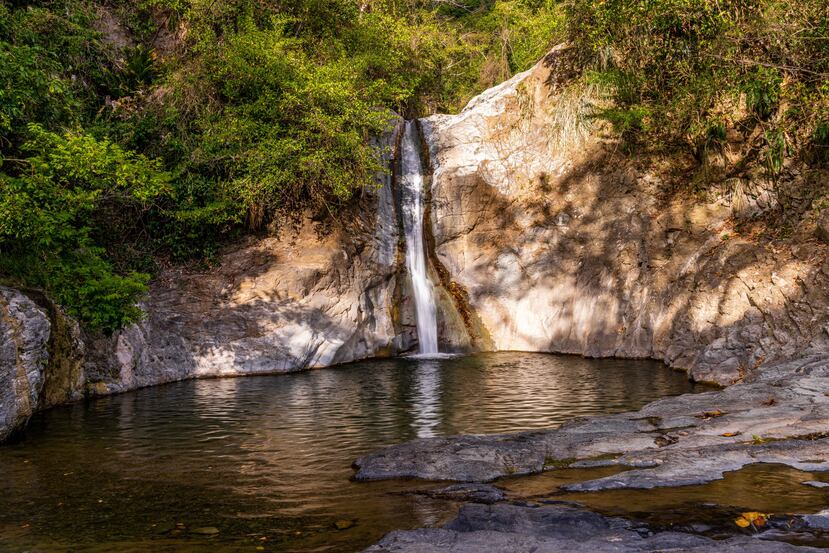 Salto de Collores en Juana Díaz es uno de los atractivos del pueblo que podrás descubrir.