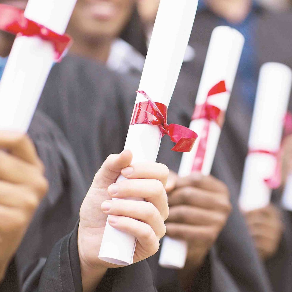 Fue refrescante y esperanzador ver a tantos jóvenes puertorriqueños graduarse... El orgullo de las familias era palpable, y pude sentir un aire de esperanza por el país, escribe Walter Feshold