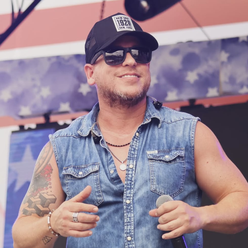 El cantante boricua LUVA.