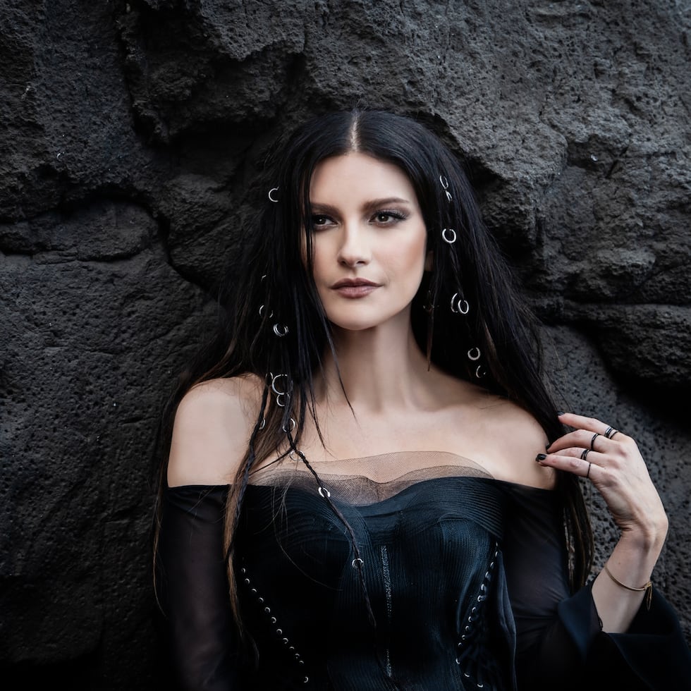 La cantante y compositora Laura Pausini está en medio de una gira que la llevará por Europa, América Latina y Estados Unidos.