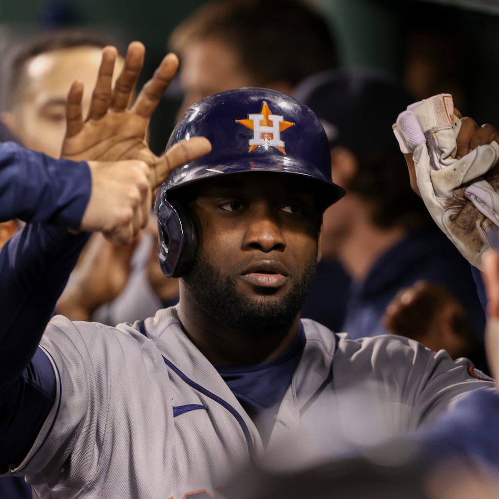 El cubano de los Astros, Yordan Álvarez, sigue con paso firme hacia la Triple Corona.