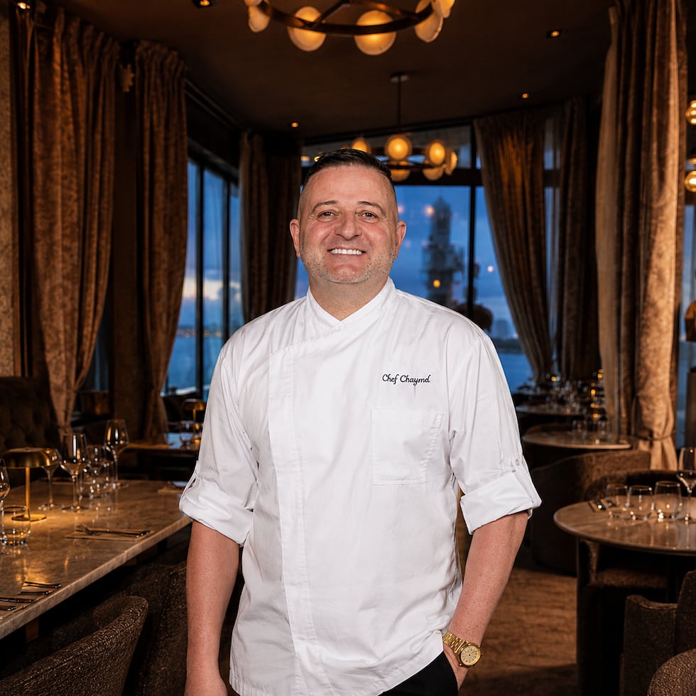 El chef David Chaymol apuesta por C’est La Vie Lounge Bar como una propuesta que fusiona gastronomía, coctelería y un ambiente diseñado para compartir y crear experiencias únicas.