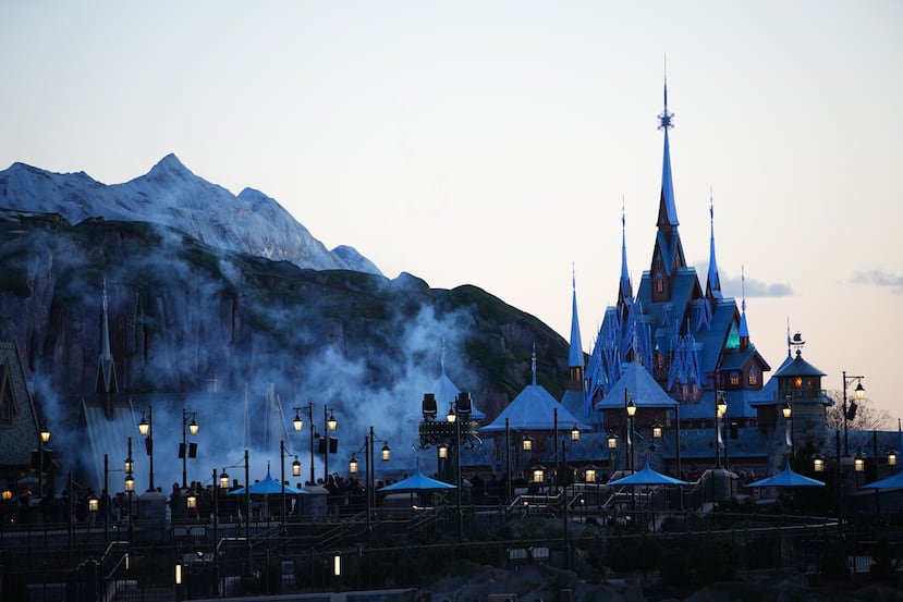 Inauguración del área inspirada en la película Frozen en Disneyland París. (AP Photo/Christophe Ena)