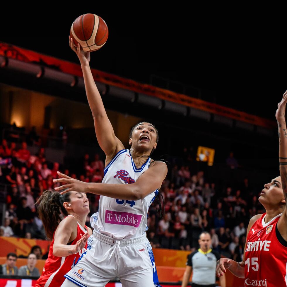Imani McGee-Stafford cerró la fase de grupos como líder del Mundial en rebotes, con 39 capturas y un promedio de 13 por partido.