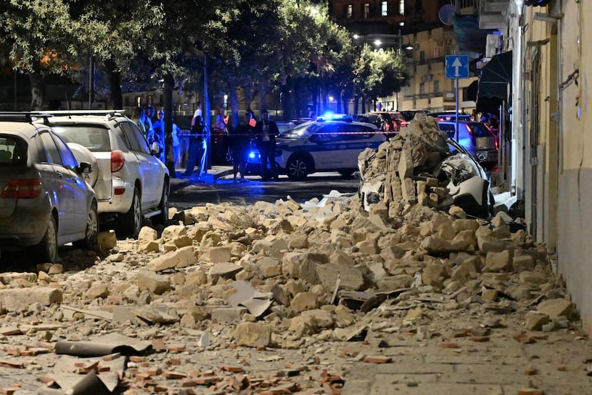 Al menos ocho personas resultaron heridas leves y se cuentan numerosos daños y la interrupción de algunos trenes este viernes a consecuencia de un terremoto de magnitud 4.7 en la provincia de Nápoles.