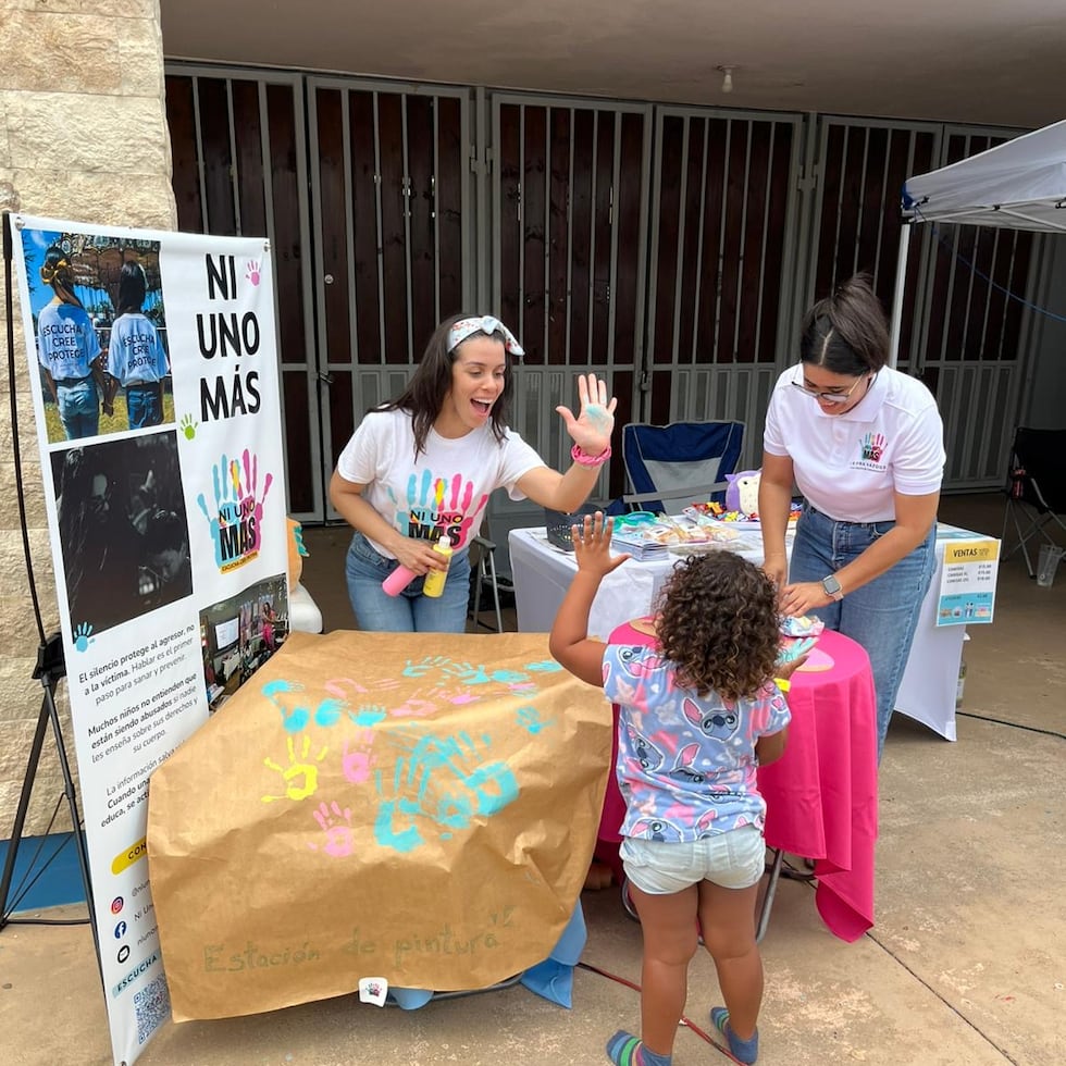 Durante su primer año de impacto comunitario, la Fundación Ni Uno Más ha desarrollado múltiples iniciativas educativas y preventivas alrededor de Puerto Rico.