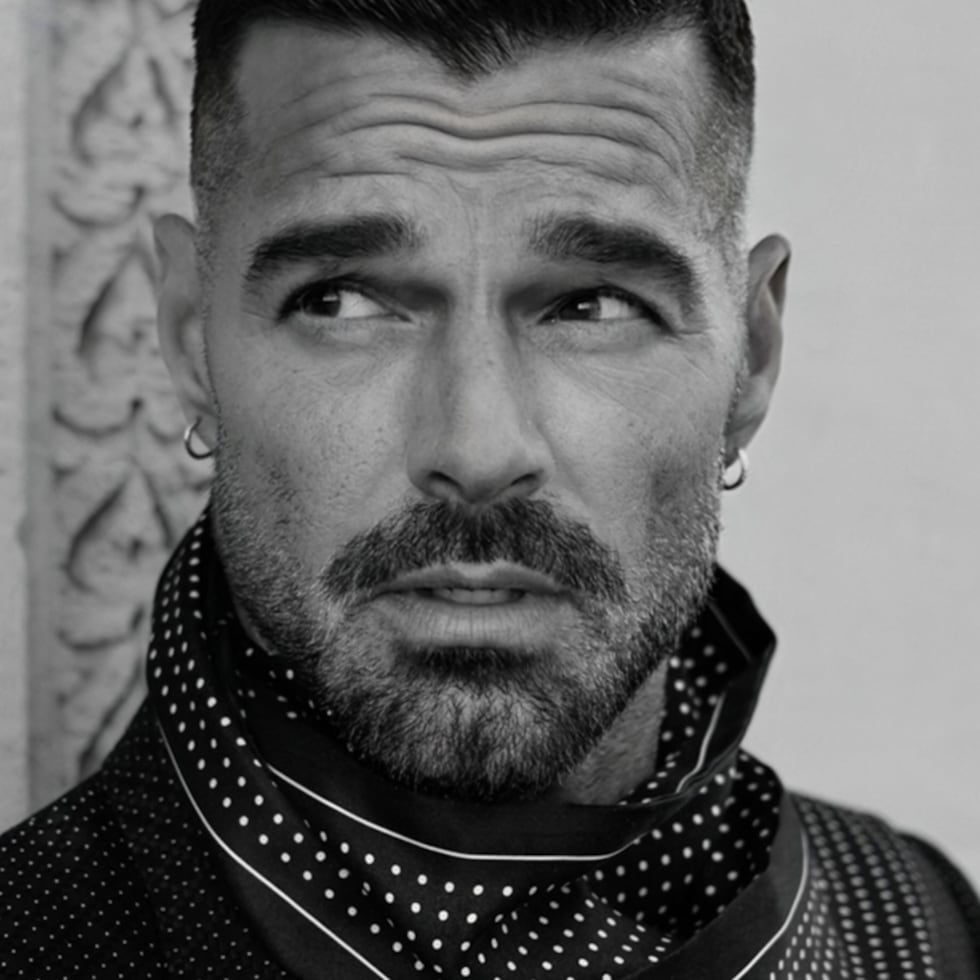 Ricky Martin llegó al desfile de Tom Ford con un look elegante y sofisticado