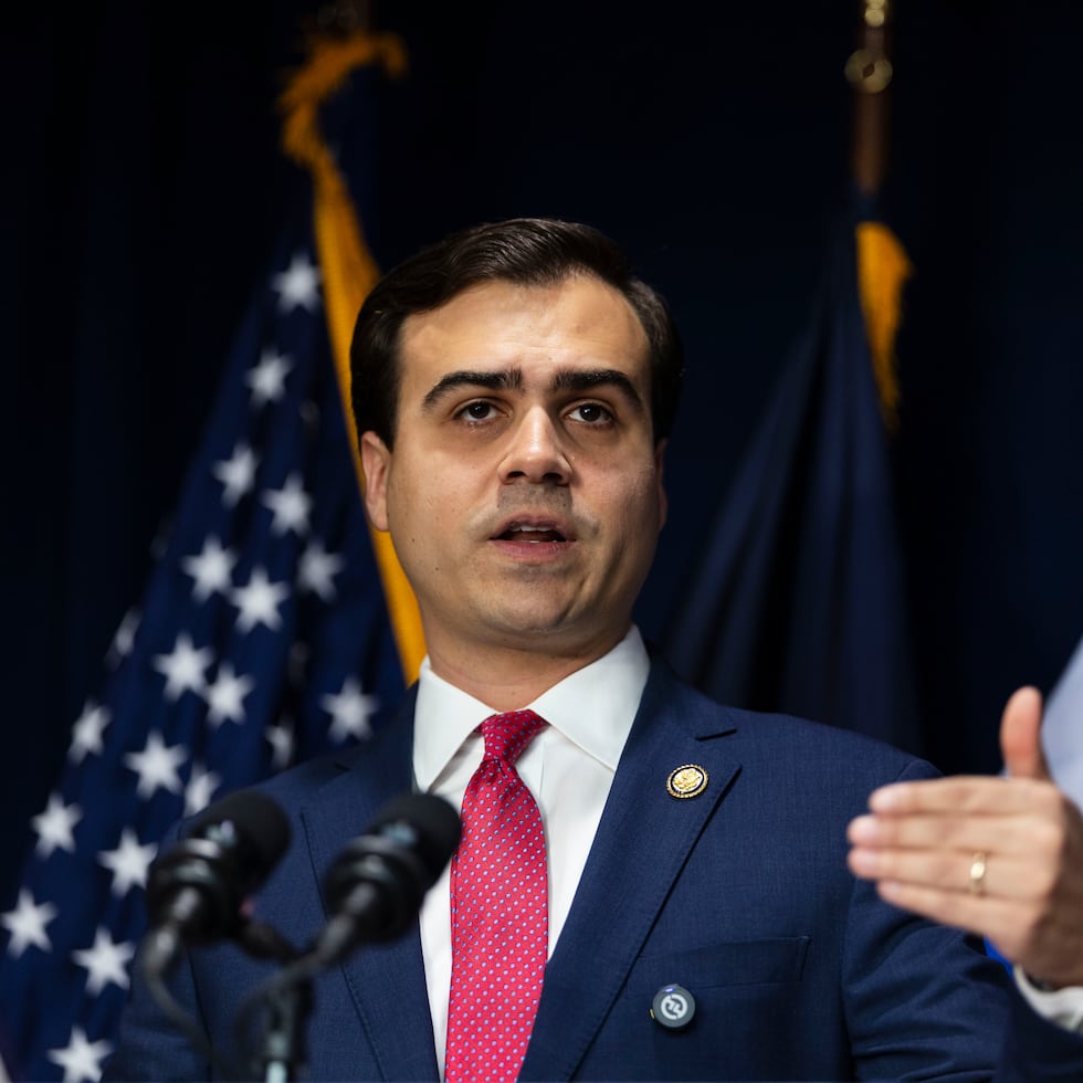 En su testimonio, Hernández recordó que casi la mitad de los 3.2 millones de residentes de Puerto Rico reciben atención médica bajo Medicaid.