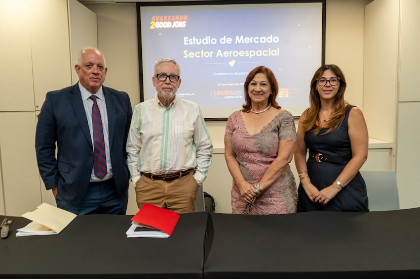Graham Castillo, presidente de Estudios Técnicos; el economista Juan Castañer; la directora ejecutiva de One Stop Career Center Puerto Rico, Carmen Cosme; y la directora del programa Avanzando 2 Good Jobs, Yomarie Cardona.