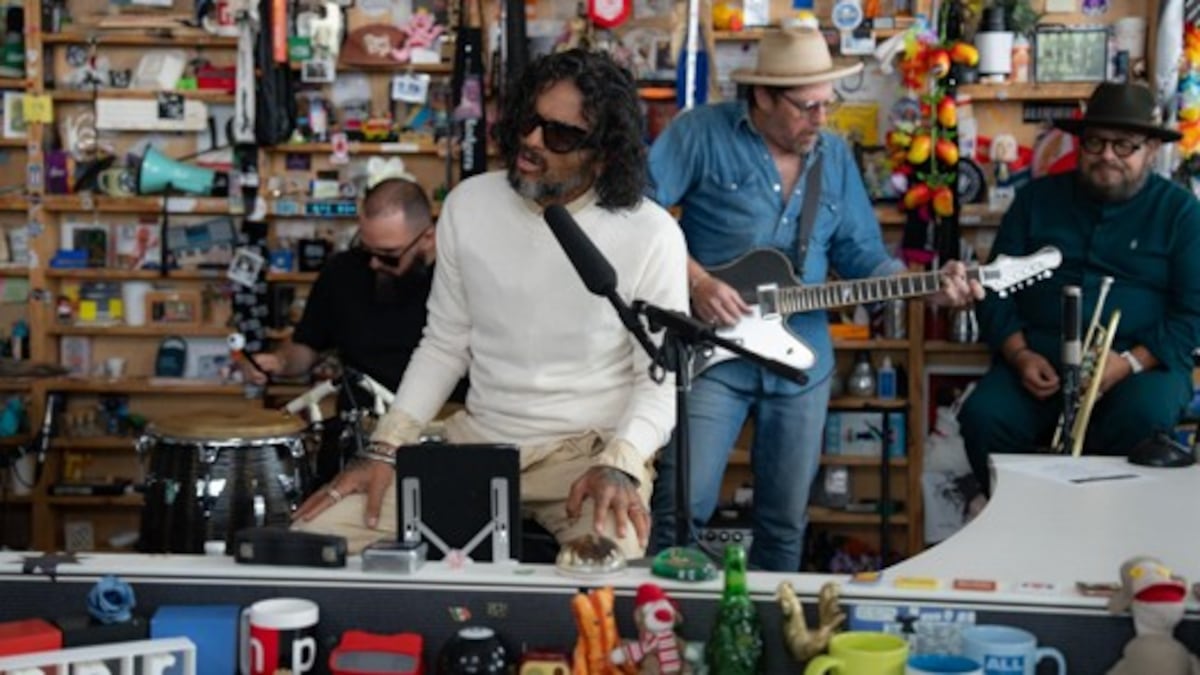 Draco Rosa lleva su música al Tiny Desk de NPR