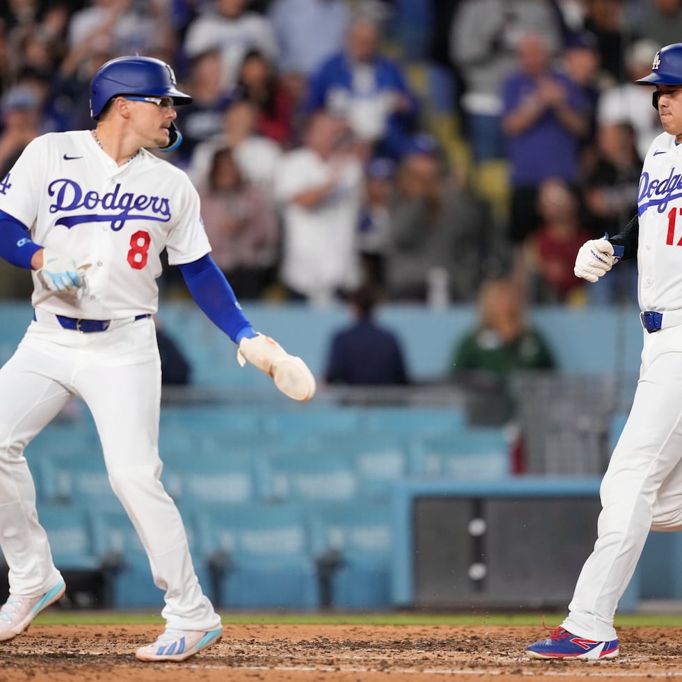 Kike Hernández (8) bateó de hit en sus primeros cuatro turnos de la temporada con los Dodgers.