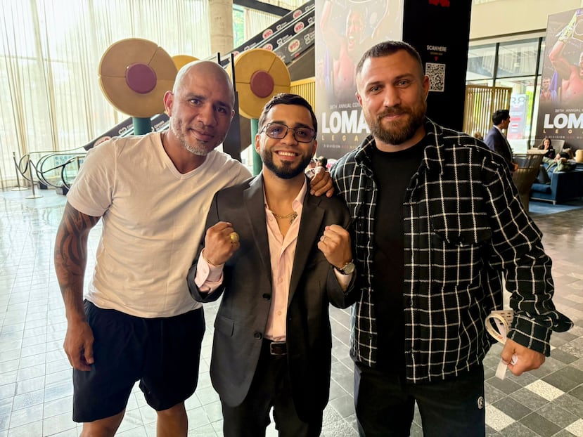 Miguel Cotto, Oscar Collazo y Vasyl Lomachenko en la convención de la OMB en Bogotá, Colombia.