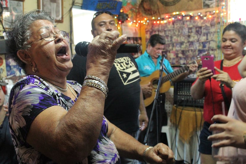 La navidad boricua comienza oficialmente en noviembre con la celebración del Día de Acción de Gracias y termina 16 días después del Día de Reyes con las famosas fiestas denominadas Las Octavitas.