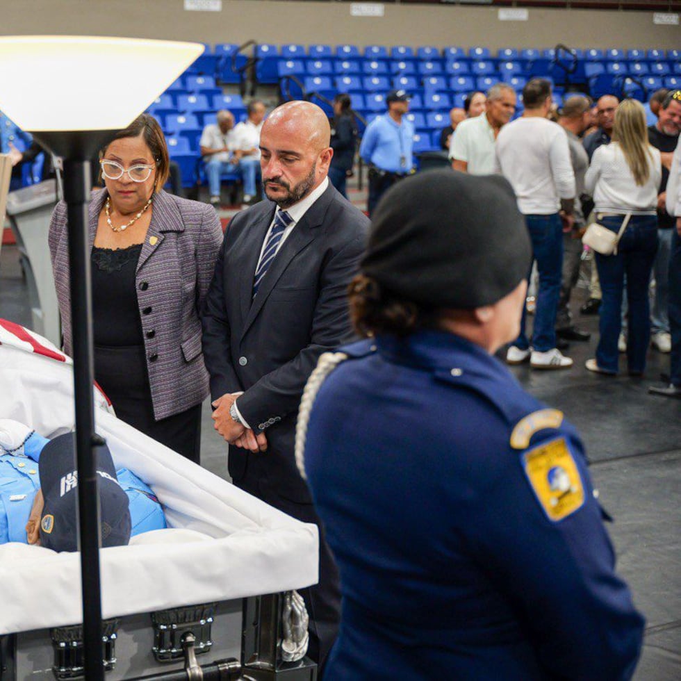 Tras varios días luchando por su vida luego de sufrir un accidente de tránsito, Aníbal Morales Aponte falleció, dejando una familia en duelo y un cuerpo policiaco marcado por la pérdida.