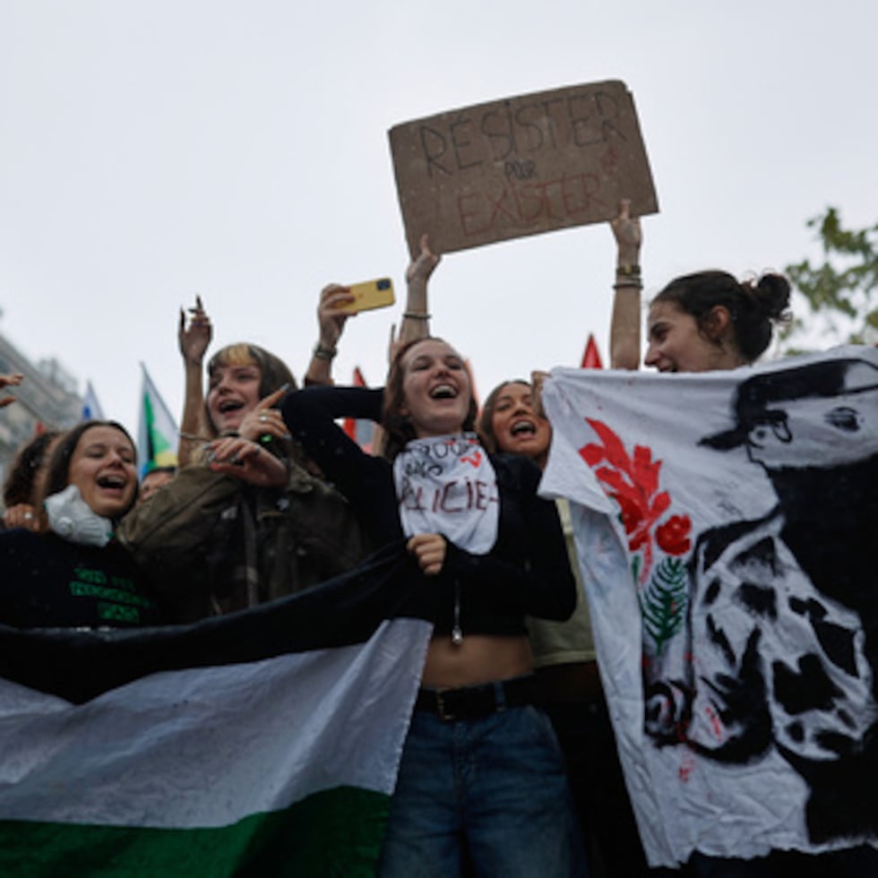 La movilización del sábado se produce tras llamados en redes sociales para reactivar el movimiento de los “chalecos amarillos”, que surgió en 2018 contra la injusticia social.