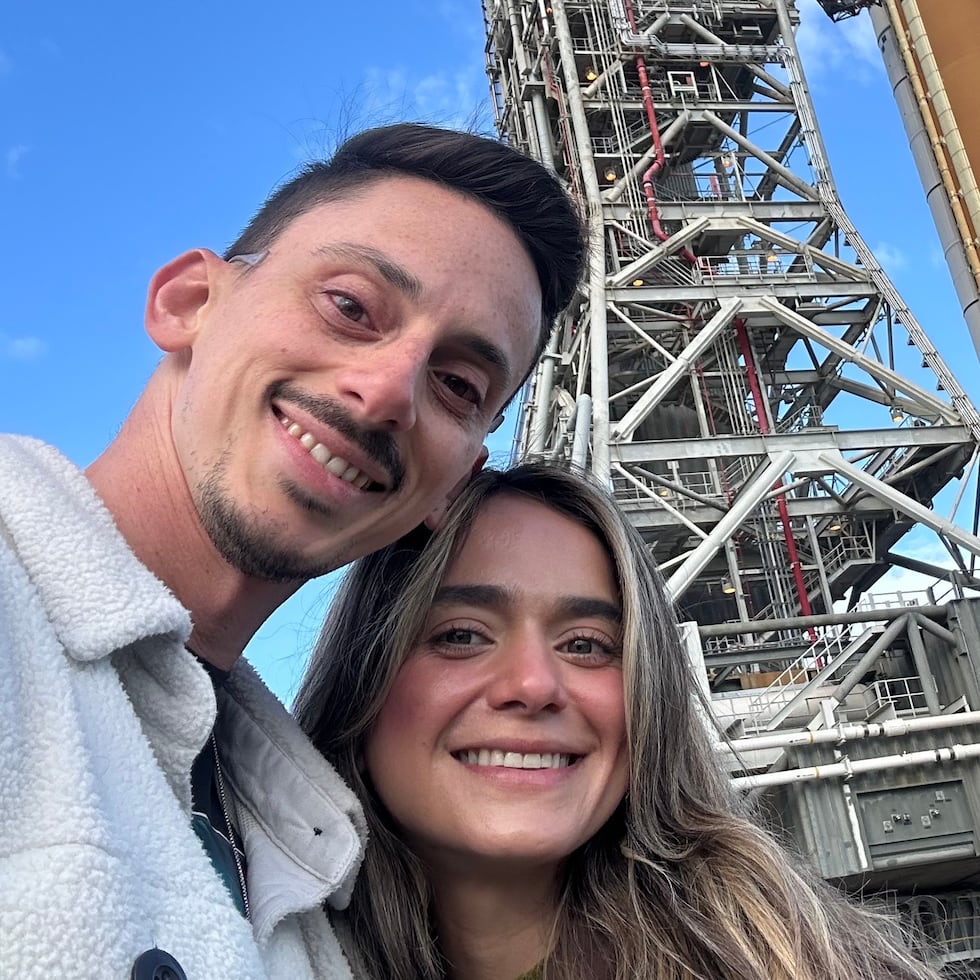 Edwin Espinell Márquez y Rocío del Mar Martínez Reyes. Artemis II despegó desde el mismo sitio en Florida que envió a los exploradores del Apolo a la Luna hace tanto tiempo.