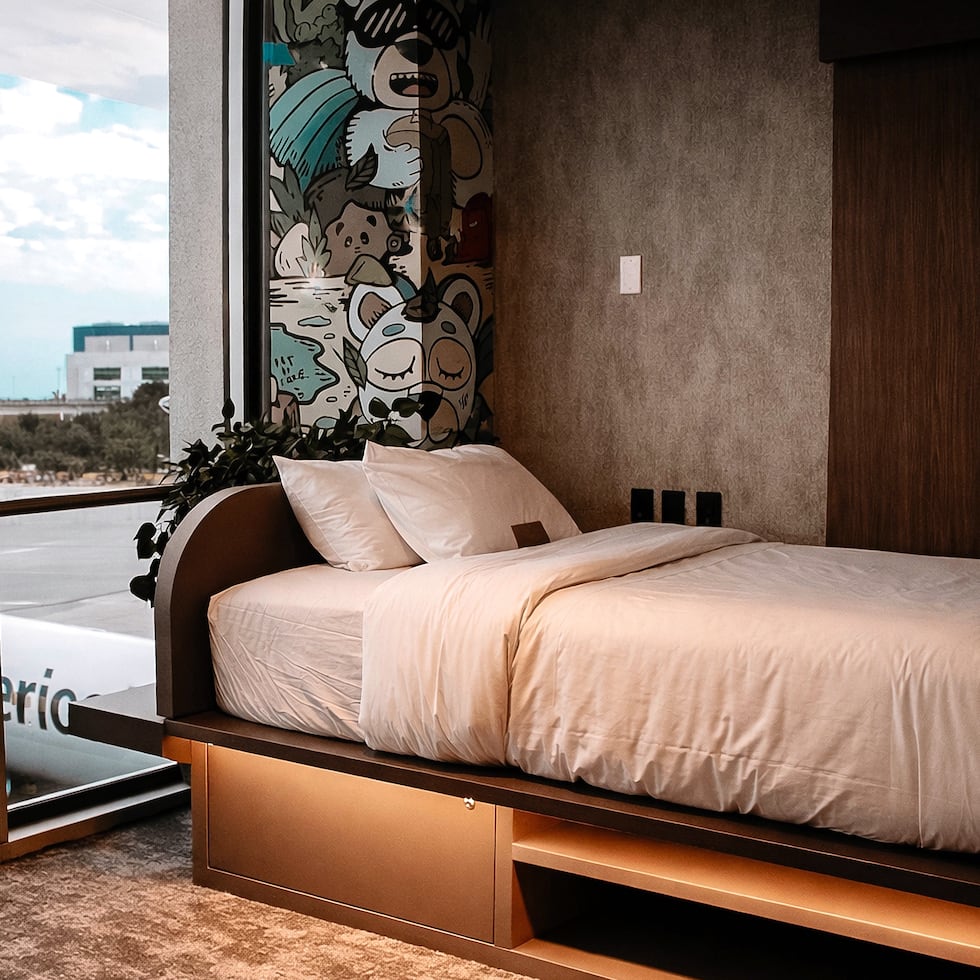 El Aeropuerto Internacional de Miami estrenó las primeras salas de descanso Wait n' Rest (Esperar y Descansar) en Norteamérica, equipadas con duchas y ropa de cama de lujo, siendo la segunda ubicación de la compañía a nivel mundial, después de la inaugurada en Suiza, informó el condado de Miami-Dade. EFE/ Aeropuerto Internacional de Miami /SOLO USO EDITORIAL/ NO VENTAS/ SOLO DISPONIBLE PARA ILUSTRAR LA NOTICIA QUE ACOMPAÑA (CRÉDITO OBLIGATORIO)