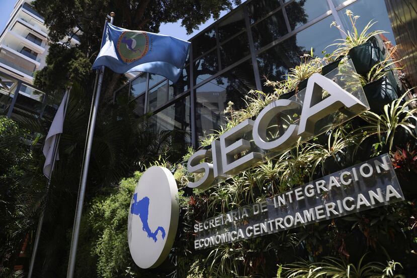 Fachada de la Secretaría de Integración Económica Centroamericana (Sieca) en la Ciudad de Guatemala, Guatemala.
