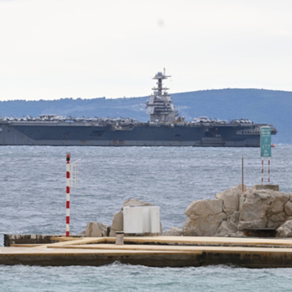 El USS Gerald R. Ford llega al puerto de Split, Croacia, el sábado 28 de marzo de 2026.