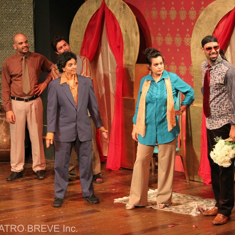 2012: "Bajo Nueva Administración", cuyos personajes también estarán en "Teatro Breve: 20 años después".