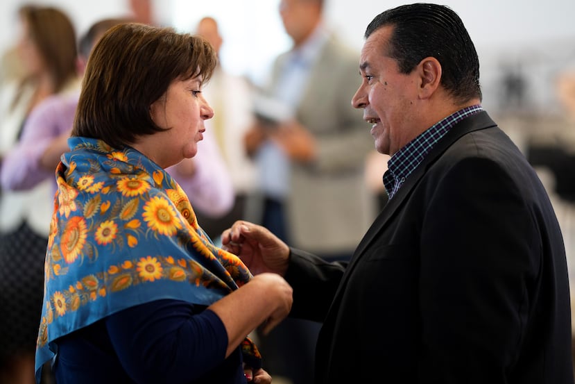 Jaresko ha reiterado que la Ley 29 no cumple con el plan fiscal. En la foto, con el presidente de la Junta de Gobierno del CRIM, Javier Carrasquillo. (GFR Media)