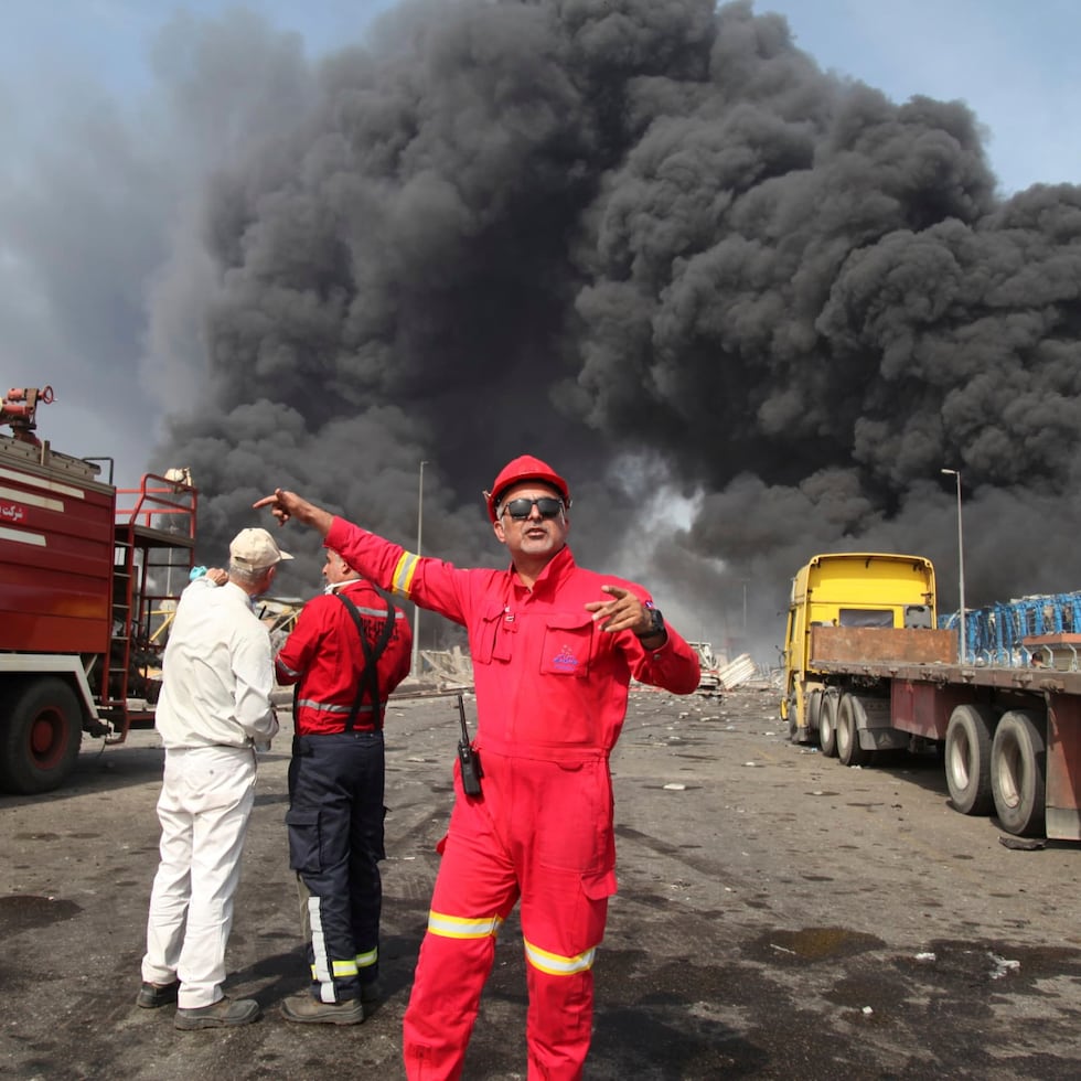 El comandante de los Bomberos de San Francisco, John Bravo, explicó que el incendio se originó a las 07:00 hora local en la planta Disprolago, a orillas del Lago de Maracaibo, y en una hora aproximadamente, dijo, fue controlado.
