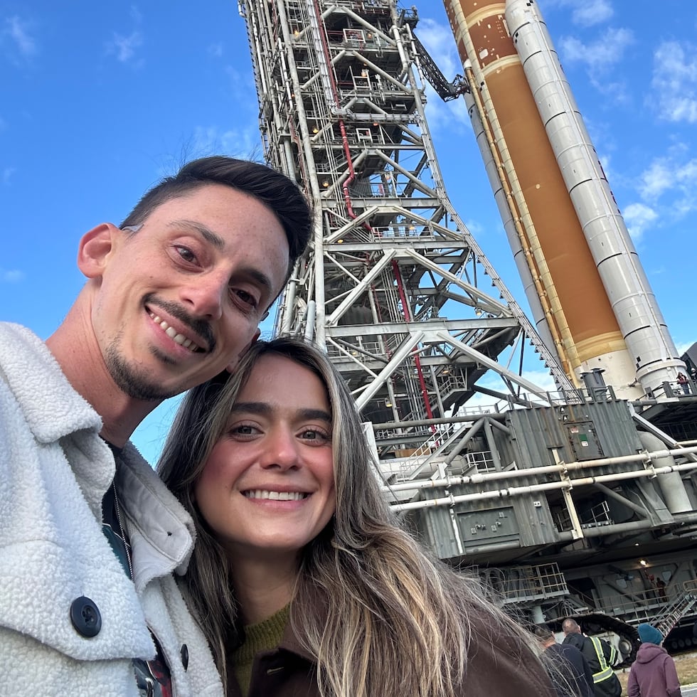 Edwin Espinell Márquez y Rocío del Mar Martínez Reyes. Artemis II despegó desde el mismo sitio en Florida que envió a los exploradores del Apolo a la Luna hace tanto tiempo.