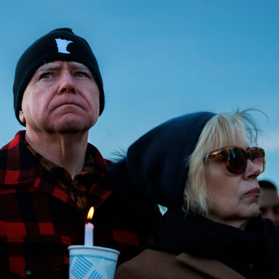 Las citaciones están relacionadas con una investigación sobre si los funcionarios de Minnesota obstruyeron la aplicación de la ley de inmigración federal mediante declaraciones públicas que hicieron, indicaron el viernes dos personas familiarizadas con el asunto.