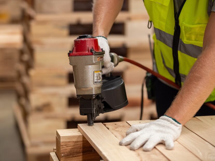 Las guías sobre preparación para huracanes destacan, entre los primeros pasos, la evaluación de los riesgos potenciales, la anticipación de posibles escenarios, así como estimar las probabilidades de que ocurran y reconocer las oportunidades de prevención y mitigación.