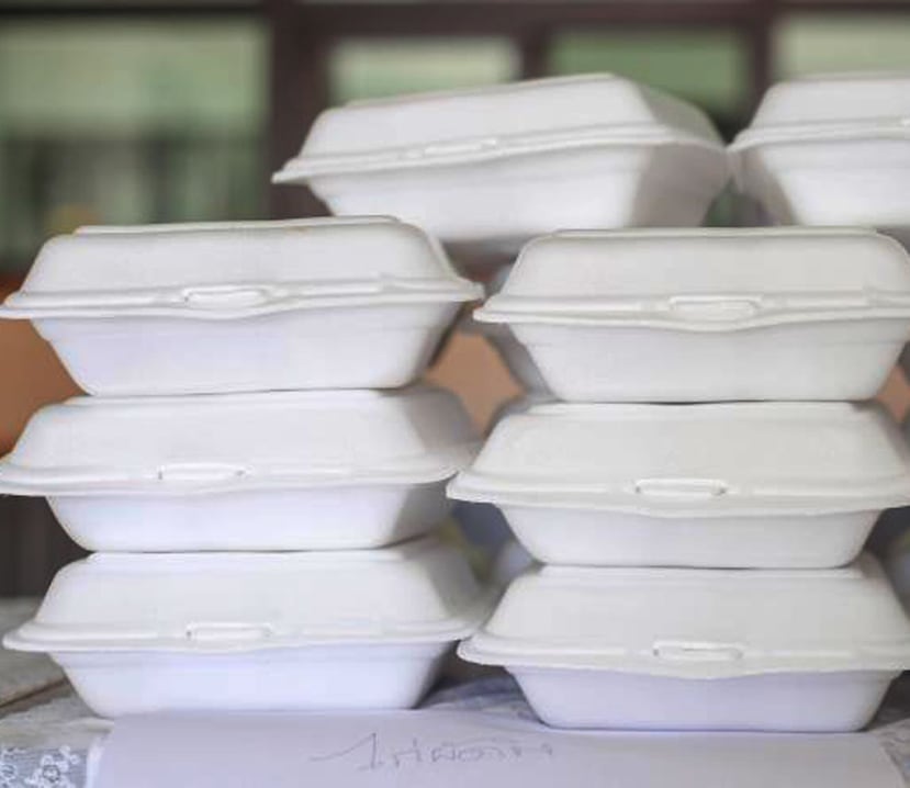 De aprobarse, esta ley entraría en vigor en 2022 y afectaría sobre todo a envases, platos y vasos de plástico. (Shutterstock)
