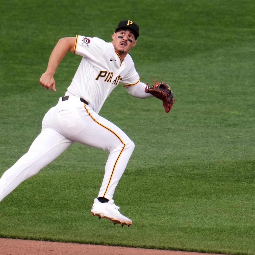 Konnor Griffin se alista para demostrar su versatilidad defensiva en el diamante.