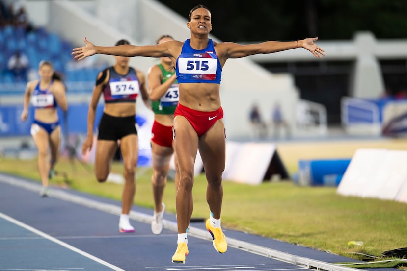 Alysbeth Félix en los 800 metros.