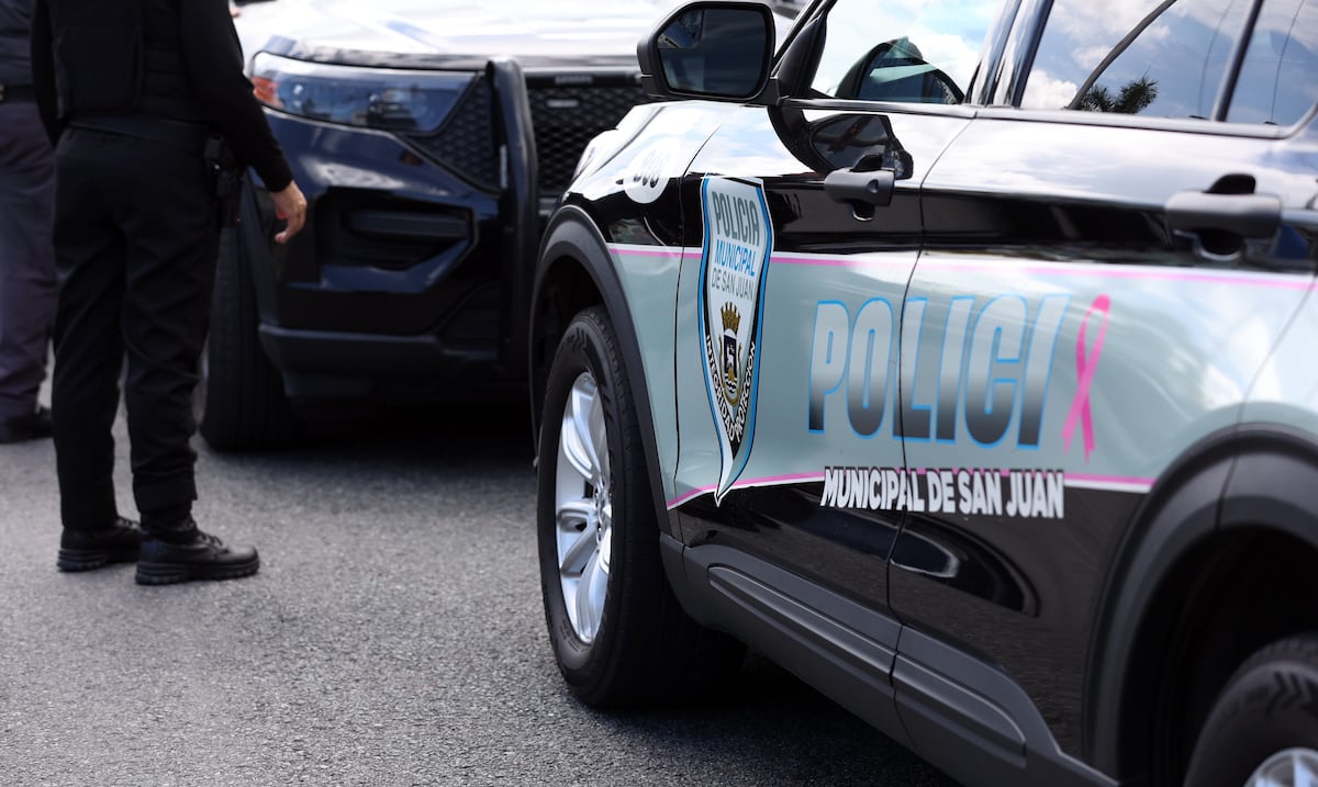 Tourist is run over by a municipal police officer on Baldorioty Avenue