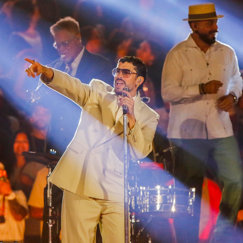 El cantante puertorriqueño Bad Bunny en la gira 'Debí Tirar Más Fotos World Tour'. EFE/ STR