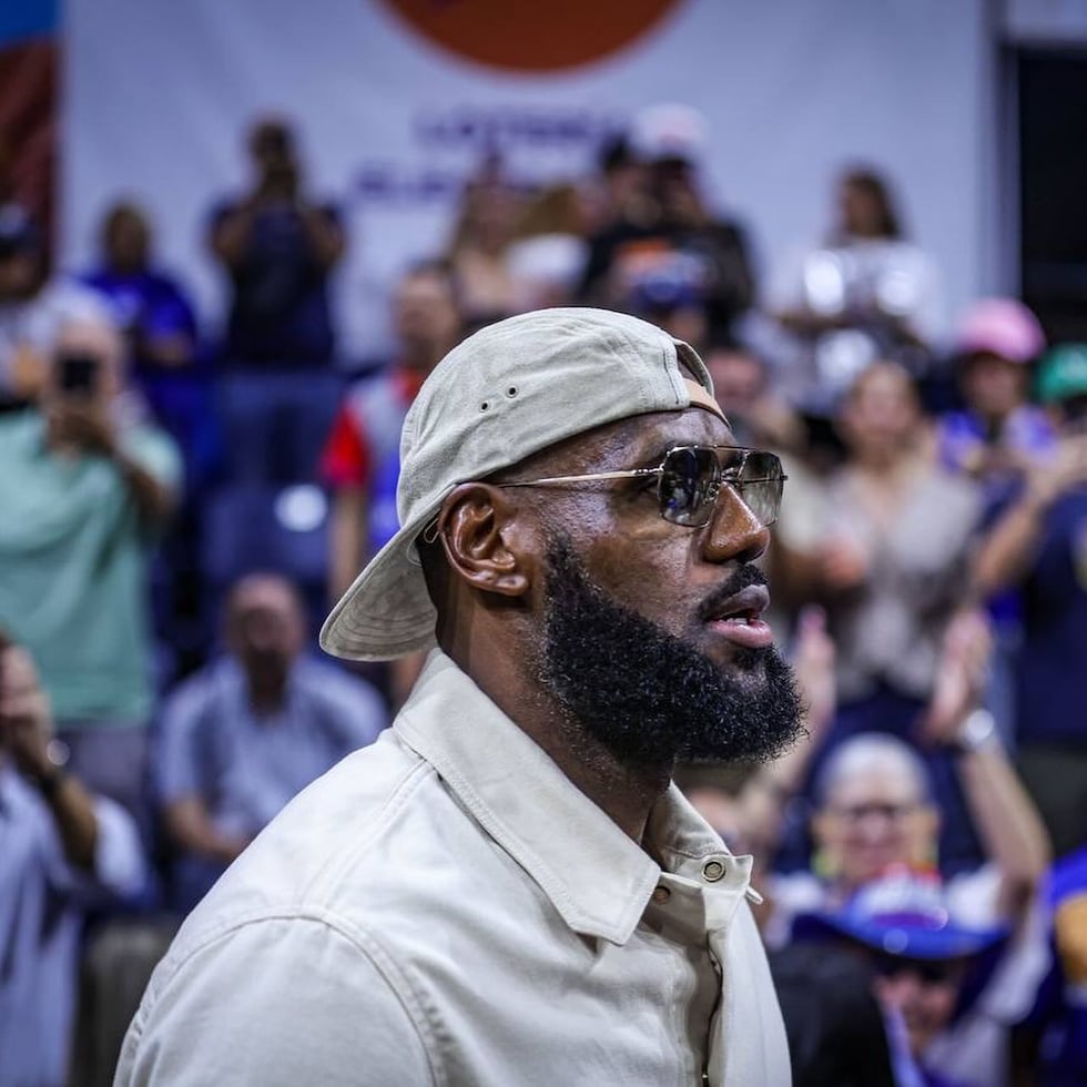 En 2023, LeBron James asistió a uno de los juegos de los Vaqueros de Bayamón en el BSN.