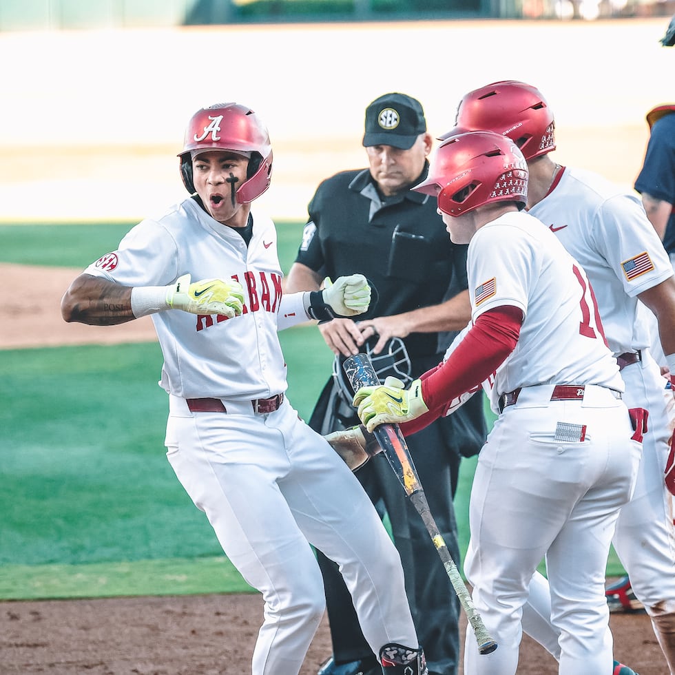 Justin Lebrón, nieto de puertorriqueños (izquierda), viene de jugar con la Universidad de Alabama y proyecta como selección de primera ronda en el sorteo.