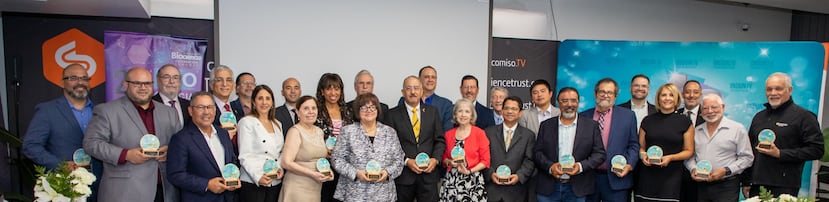 Reconocimiento a los pasados presidentes, directores ejecutivos y organizaciones que han apoyado a INDUNIV en su trayectoria de cuatro décadas.