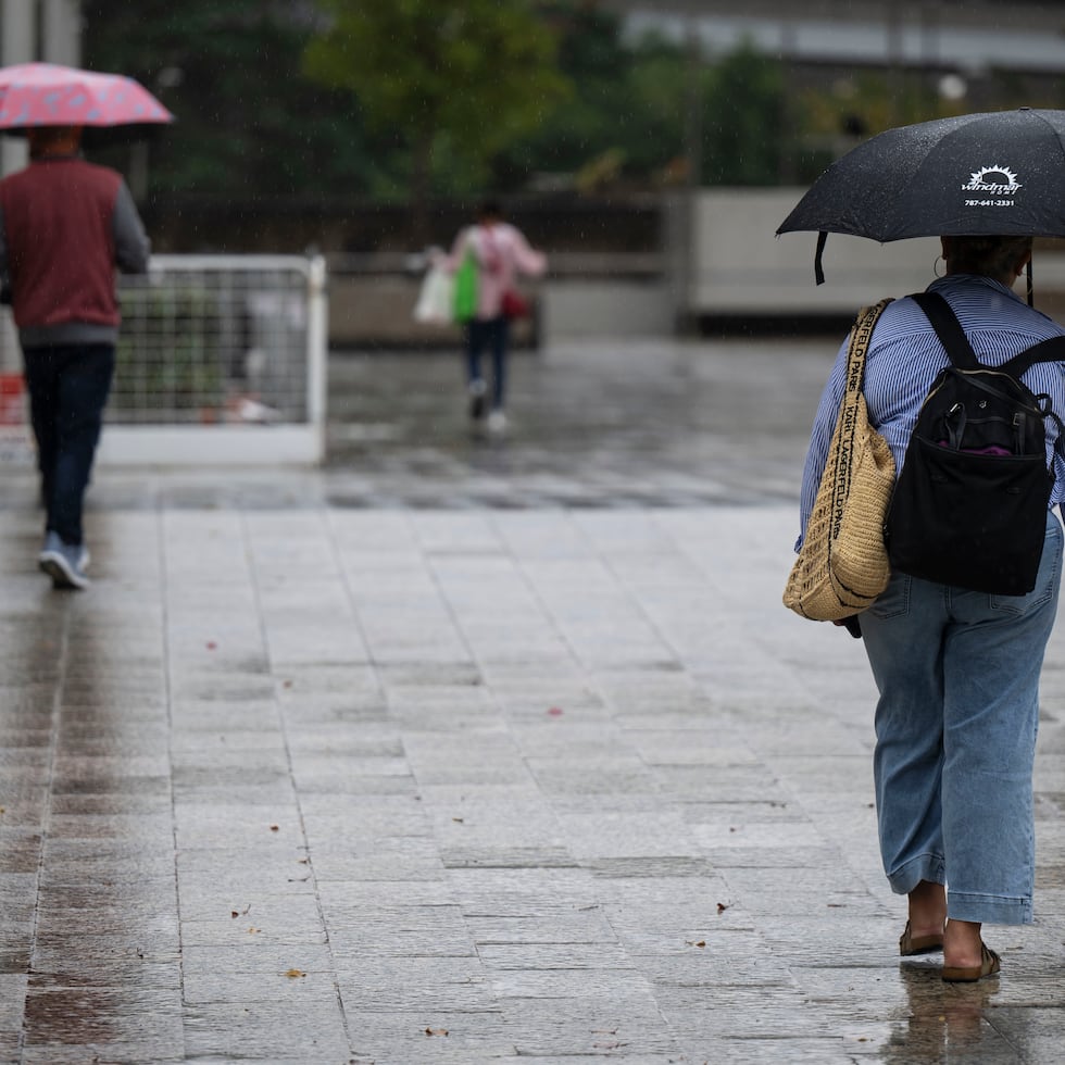 Emiten advertencia de inundaciones para varios pueblos ante aguaceros asociados a onda tropical