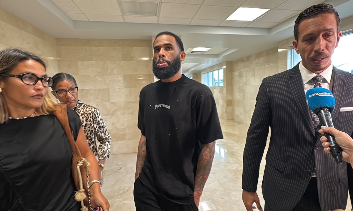 Posponen vista preliminar contra Walter Hodge en caso por violencia de género