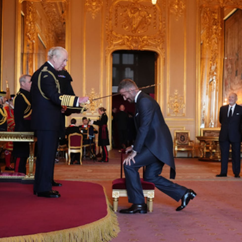 Beckham fue nombrado Caballero por el Rey Carlos III en el Castillo de Windsor.