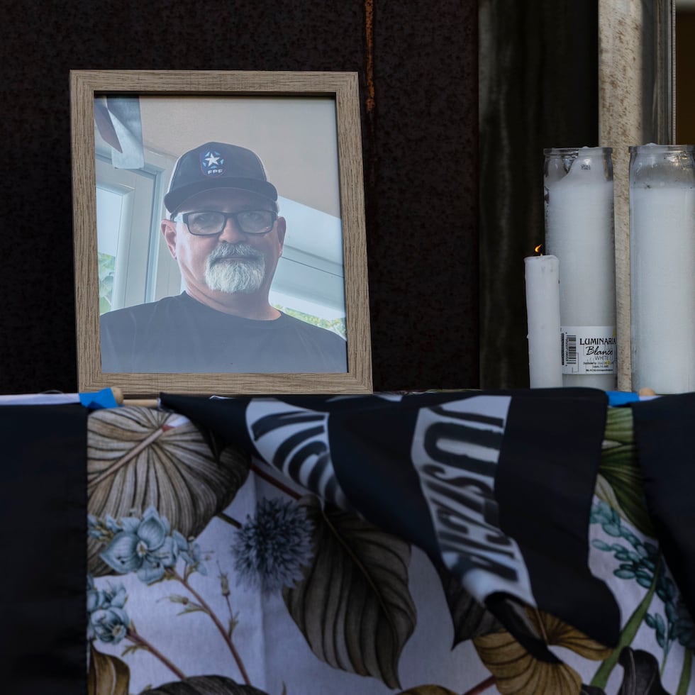 Amistades y familiares del biólogo Roberto Viqueira Ríos llevaron a cabo una conferencia de prensa.