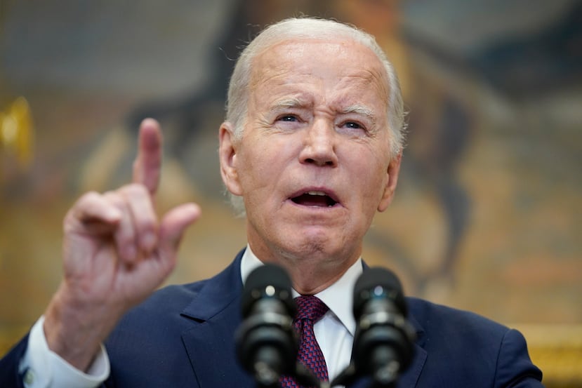 El presidente Joe Biden al momento reaccionar a la decisión del Tribunal Supremo.