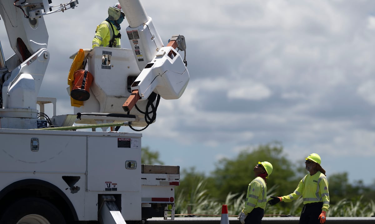 Sobre 170,000 abonados permanecen sin servicio de energía eléctrica