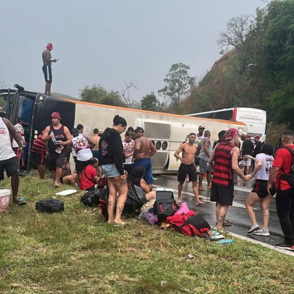 Los aficionados de Flamengo habían alquilado el autobús para viajar a Avellaneda, en donde el próximo miércoles el club carioca se medirá con Racing una semana después de haberle vencido por 1-0 en el estadio Maracaná.