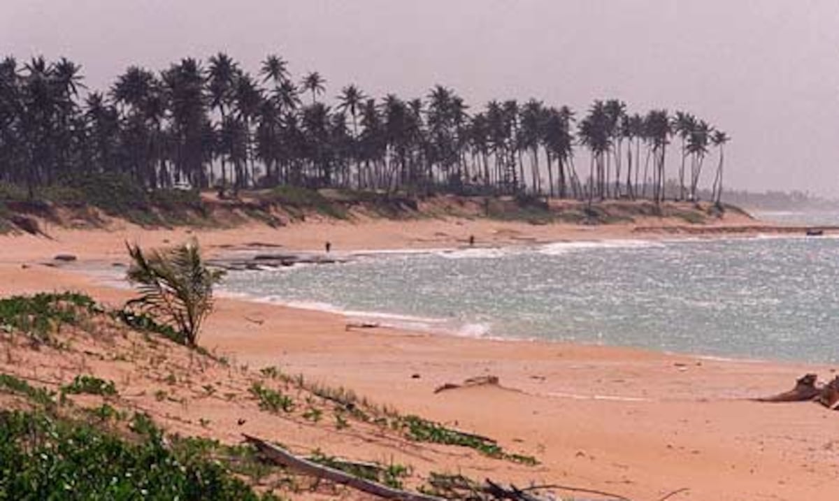 Hombre muere arrastrado por corrientes en playa Vacía Talega en Loíza