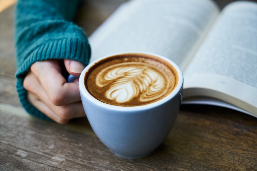 La investigación encontró una relación entre el consumo de café y un menor riesgo de sufrir alguna cardiopatía, cáncer, hígado graso no alcohólico, cirrosis y diabetes. (engin akyurt / Pixabay)
